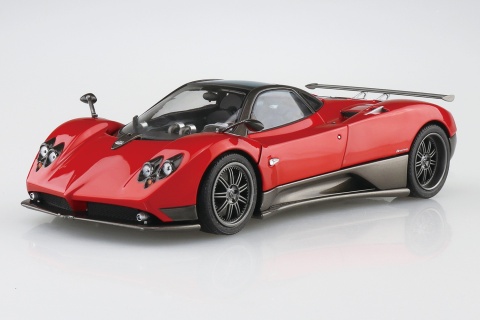 AOSHIMA 05603 - PAGANI ZONDA F 2005 1/24