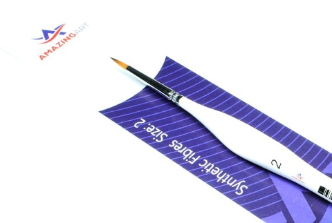 TRIANGULAR BRUSH WITH ROUND SYNTHETIC HANDLE 2