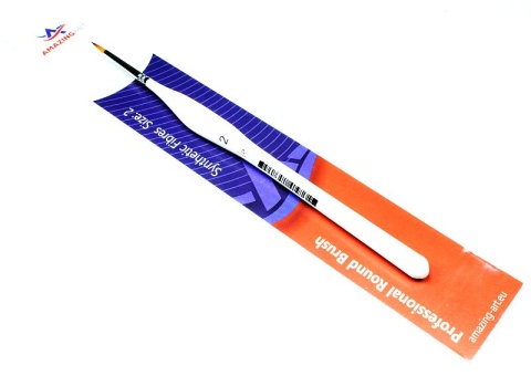 TRIANGULAR BRUSH WITH ROUND SYNTHETIC HANDLE 2